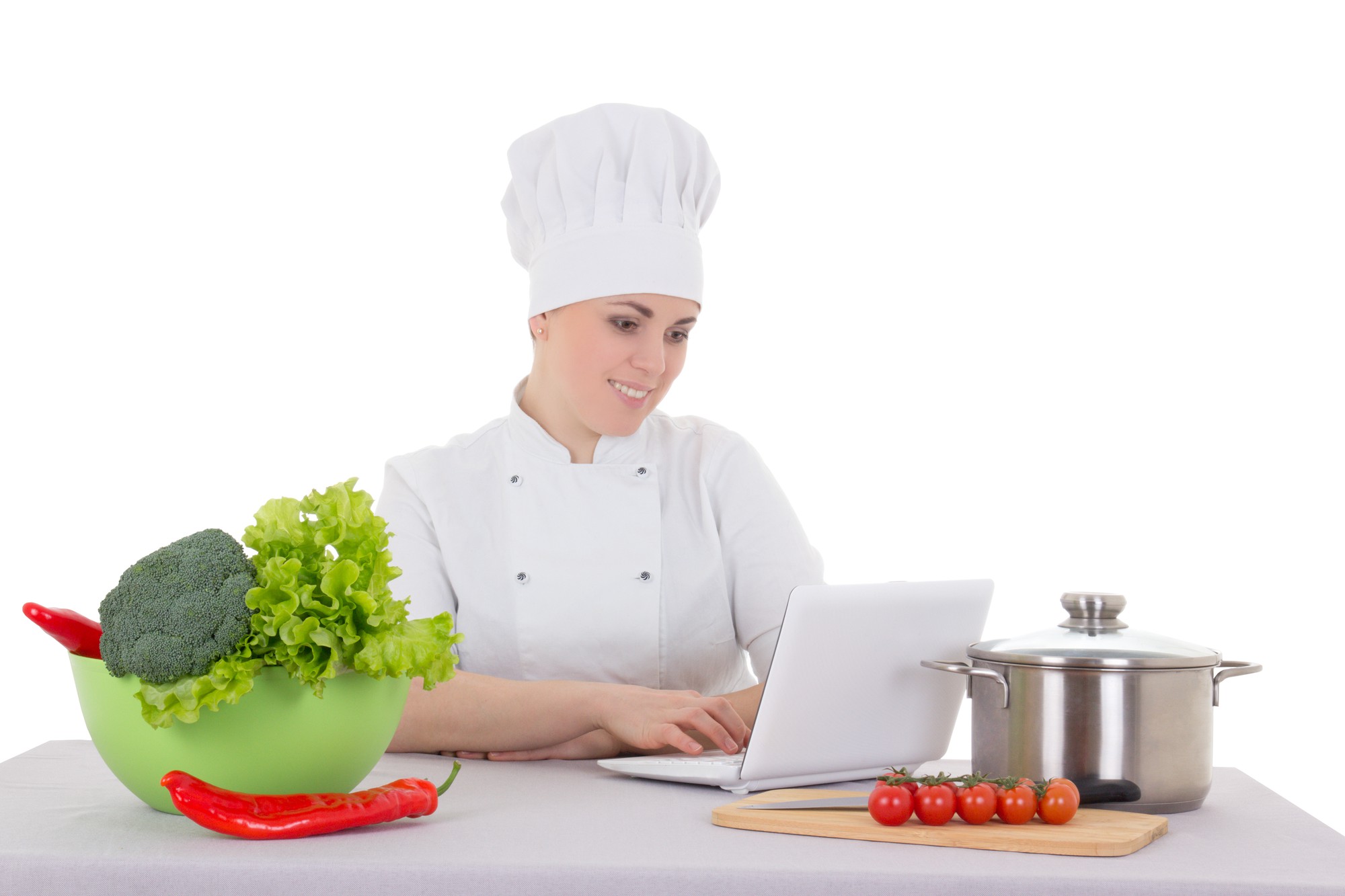 Ekranda yemek yapımını gösteren eğitmen